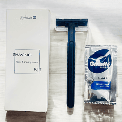 STANDARD SHAVING KIT IN BOX