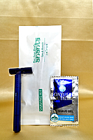 ECONOMICAL SHAVING KIT IN POUCH